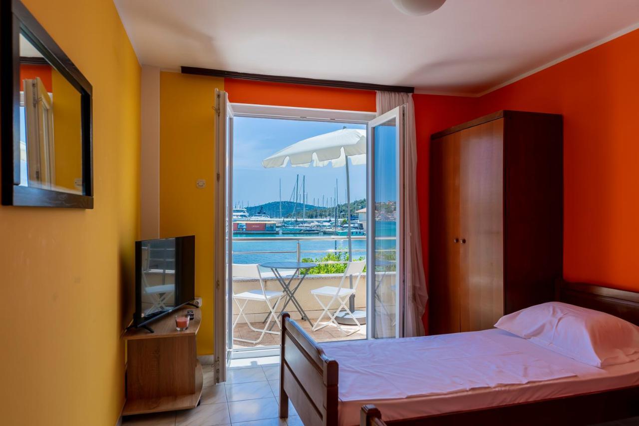 Apartments Mikulic โรกอซนิซา ภายนอก รูปภาพ