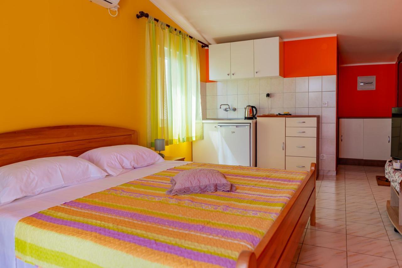 Apartments Mikulic โรกอซนิซา ภายนอก รูปภาพ