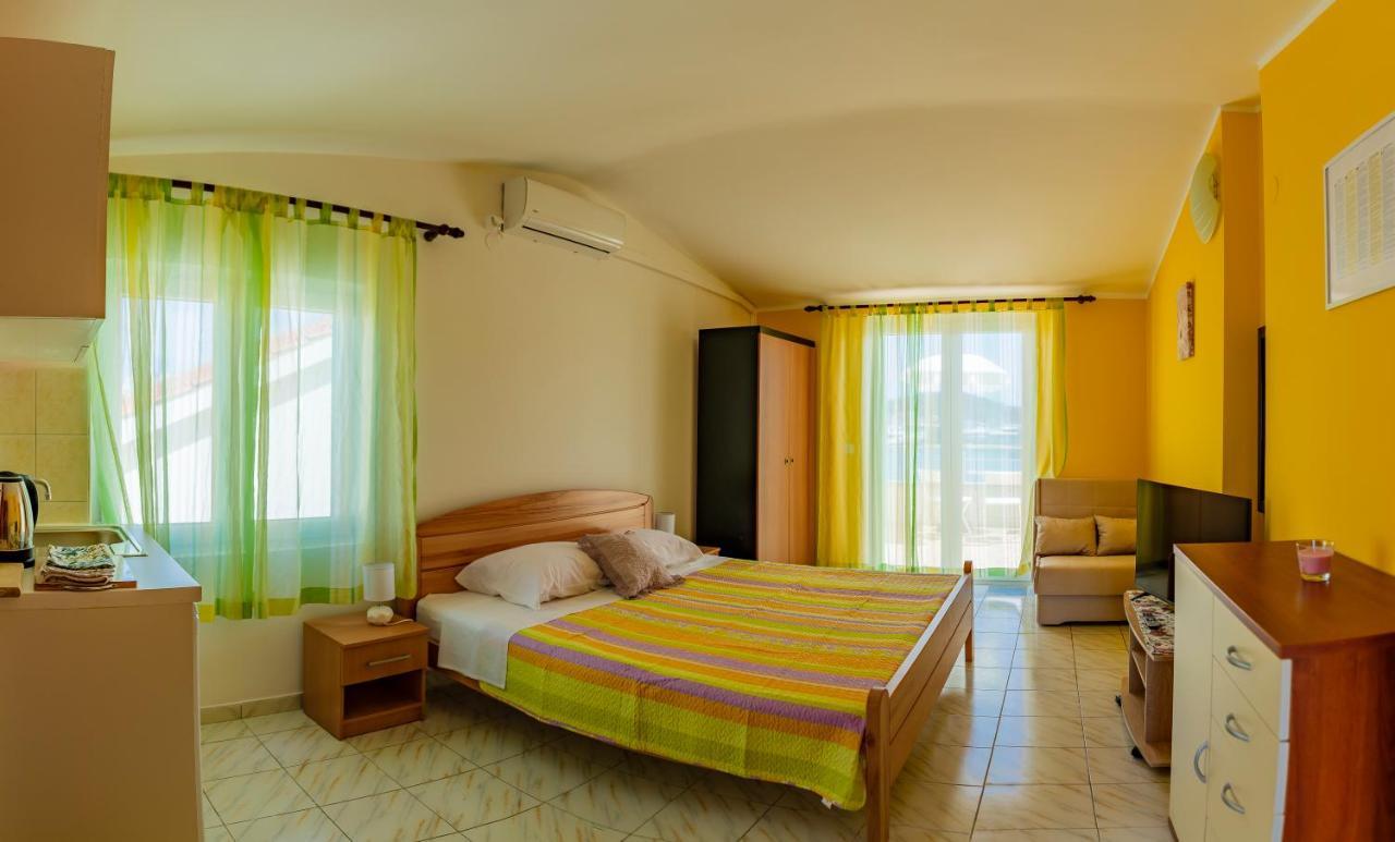 Apartments Mikulic โรกอซนิซา ภายนอก รูปภาพ
