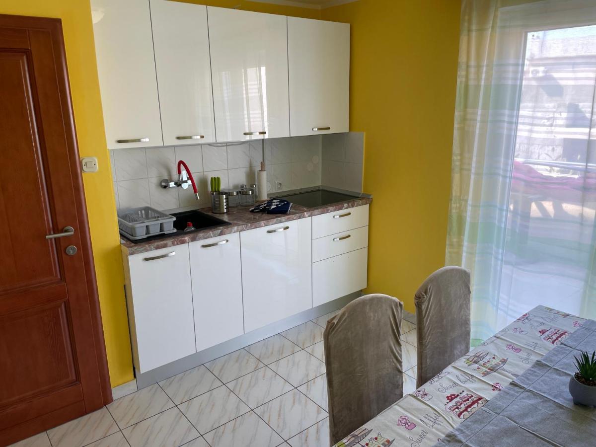 Apartments Mikulic โรกอซนิซา ภายนอก รูปภาพ